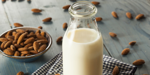 Il Latte di Mandorla…quello vero! Almond milk….The True One !